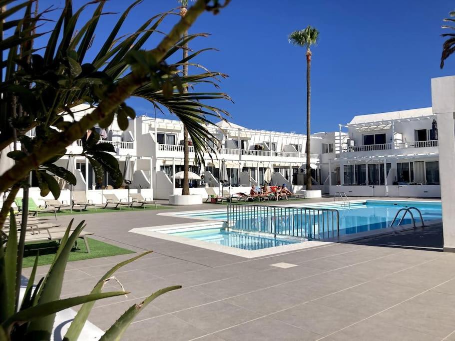 Puerto Del Carmen Airconditioned 2Bed Poolside Apt エクステリア 写真
