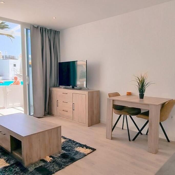 Puerto Del Carmen Airconditioned 2Bed Poolside Apt エクステリア 写真